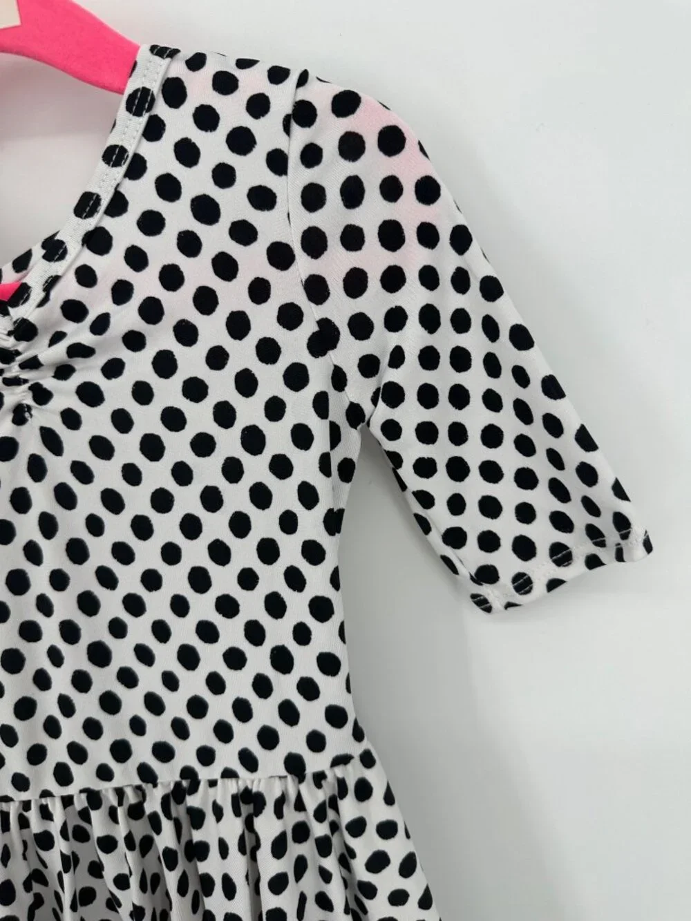 Dot Dot Smile back 62 neck